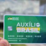 Governo sanciona lei que valida crédito consignado a inscritos no Auxílio Brasil