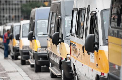 Leia mais sobre o artigo Motoristas de transporte escolar marcam protesto para esta terça-feira (17)