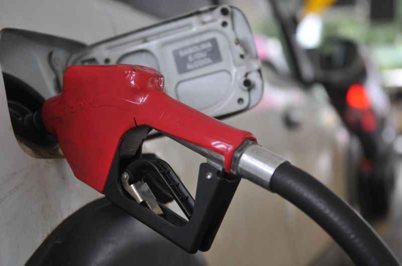 Leia mais sobre o artigo Preço do etanol cai em 24 Estados e no DF, revela ANP; média nacional recua 1,84%