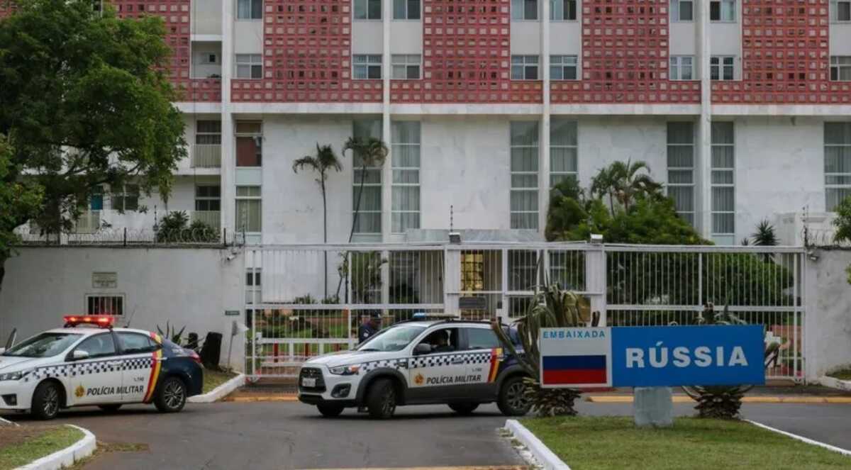 Leia mais sobre o artigo Funcionários da Embaixada da Rússia em Brasília relatam ameaça de bomba