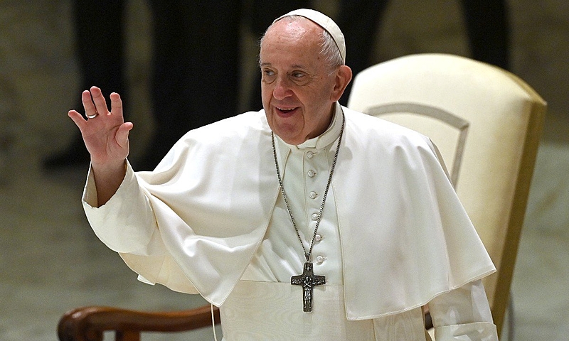 Leia mais sobre o artigo Papa nega plano de renunciar em breve