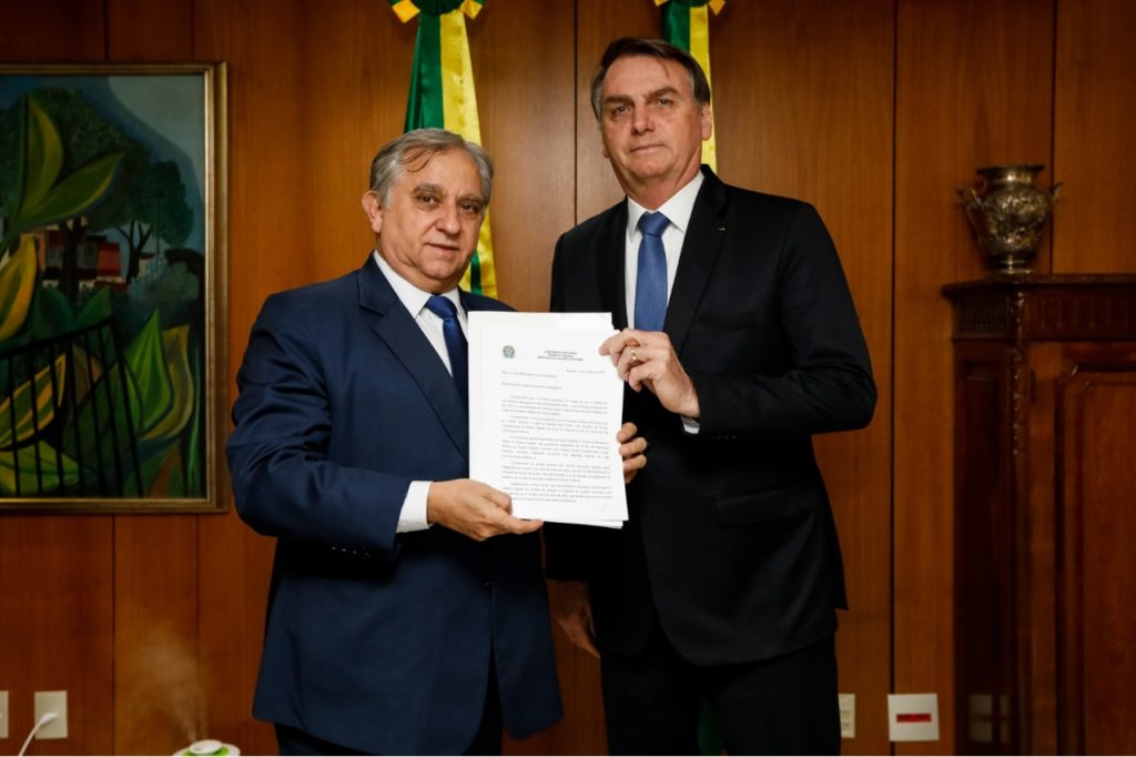 Leia mais sobre o artigo Izalci Lucas declara apoio a Bolsonaro no 2º turno
