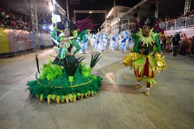 Leia mais sobre o artigo Carnaval 2023: escolas de samba terão apoio de R$ 11 milhões do GDF