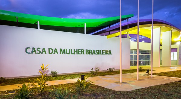 Leia mais sobre o artigo Cinco Casas da Mulher Brasileira no DF, promete Ibaneis