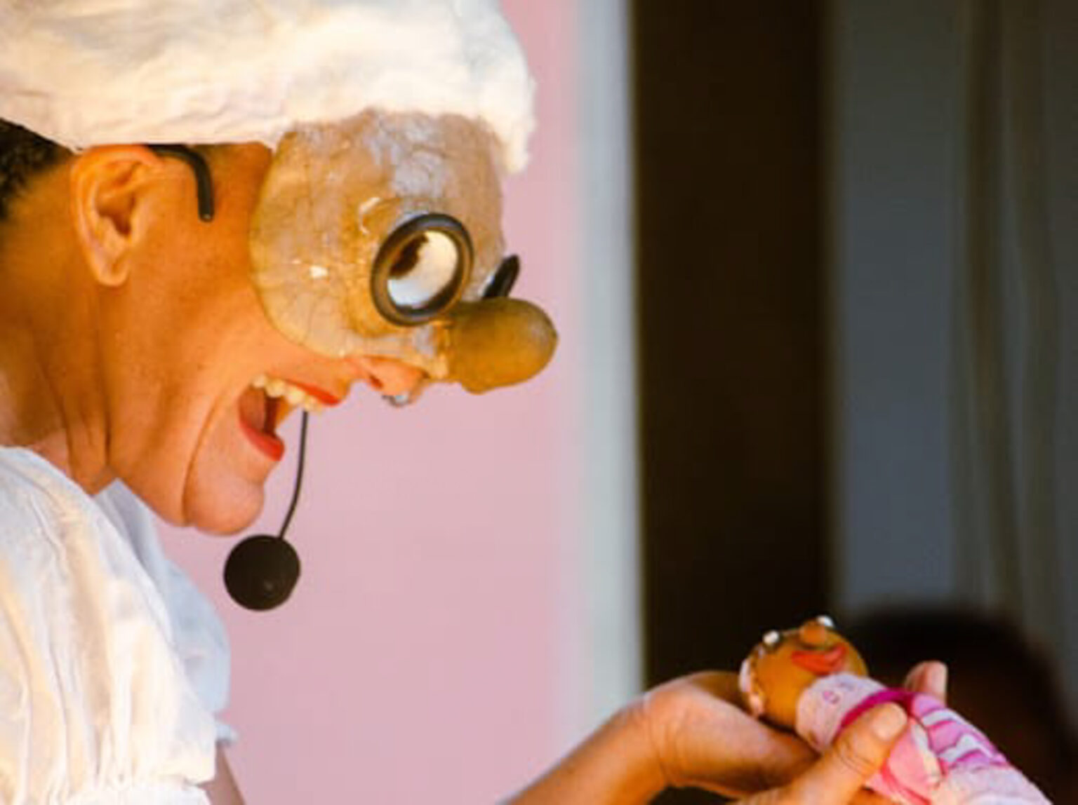 Leia mais sobre o artigo Projeto leva teatro de bonecos para idosos no DF
