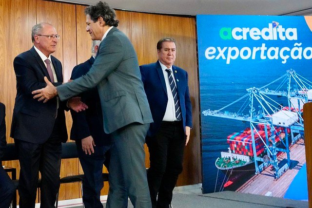 Leia mais sobre o artigo Lula sanciona programa para ajudar micro e pequenas empresas a exportar mais