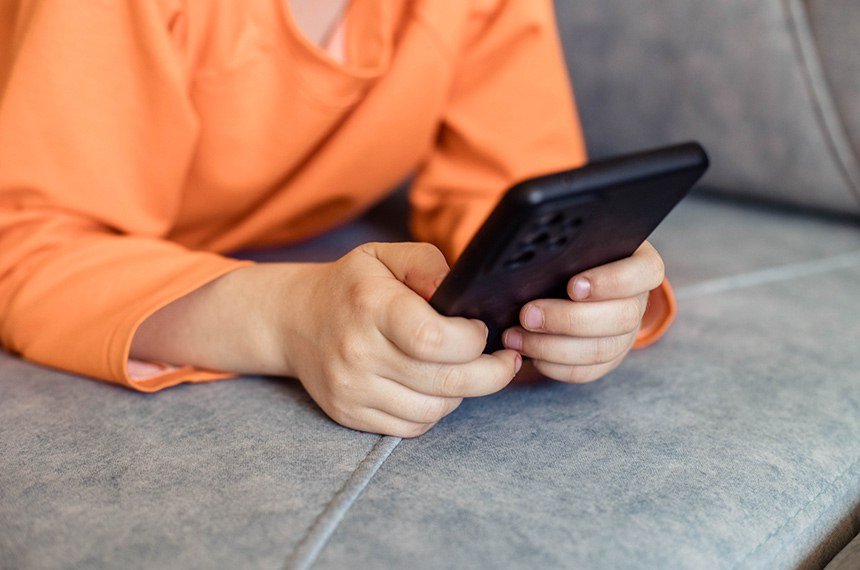 Leia mais sobre o artigo Governo defende projeto de lei para proteção de crianças e adolescentes na internet
