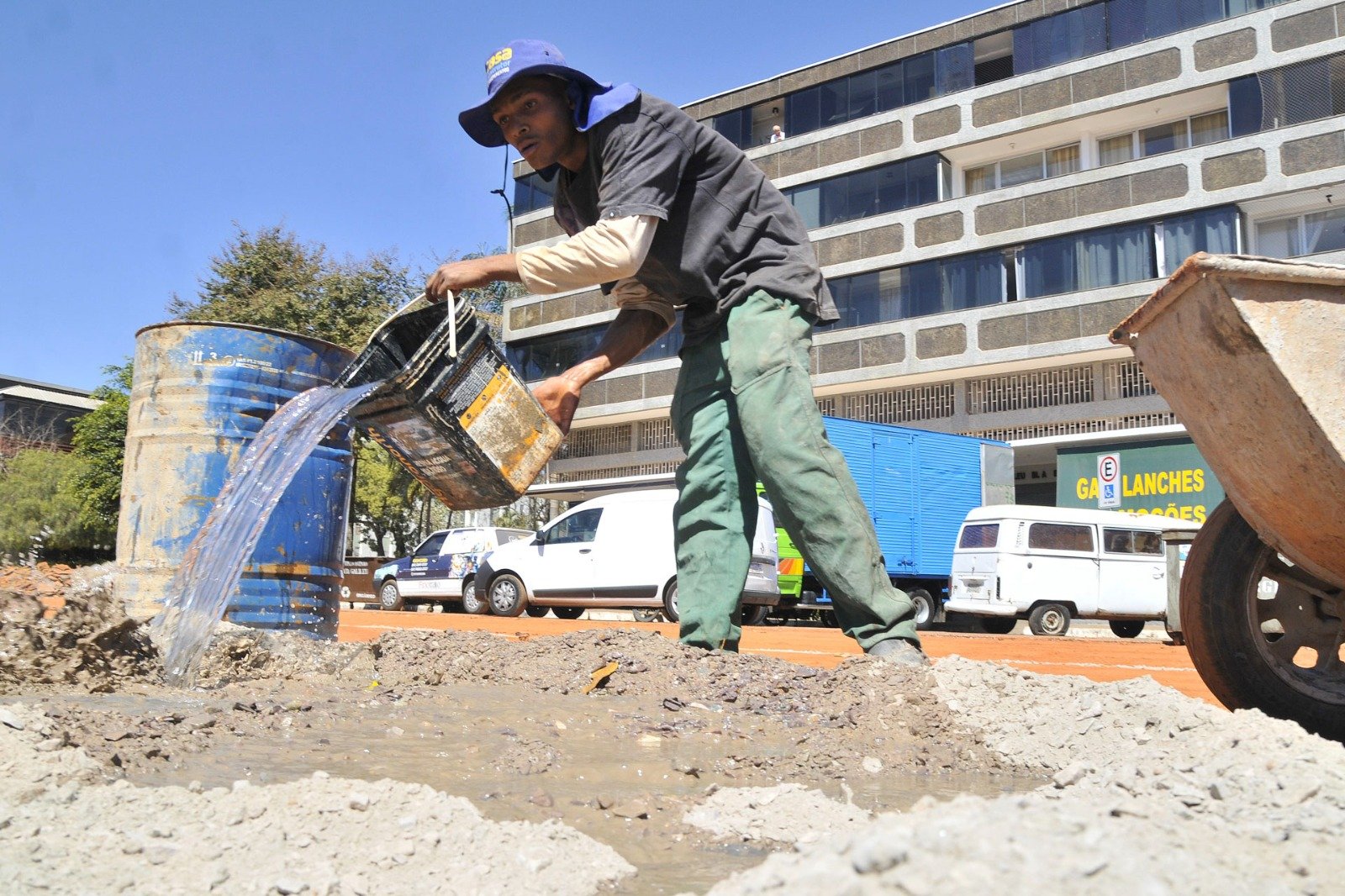 Leia mais sobre o artigo Reforma da W3 Norte começa com novas calçadas, áreas verdes e mais acessibilidade
