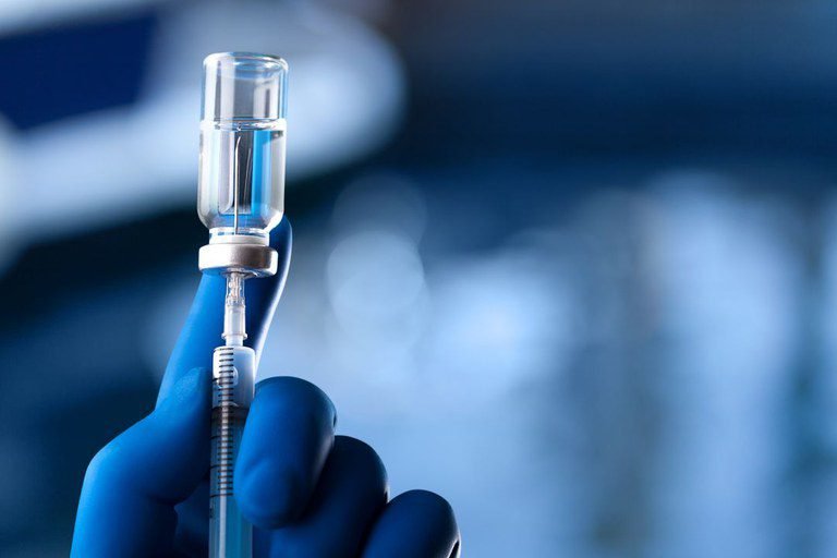Leia mais sobre o artigo Brasil recebe lote com 2.500 unidades do antídoto contra intoxicação por metanol